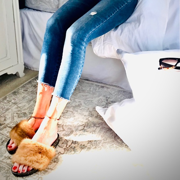 REAL MINK SLIDES AND SANDALS - Picture 2 of 9